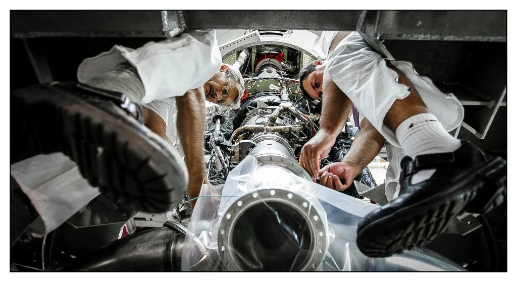 Intérieur de moteur d'avion - photographie industrielle aéronautique