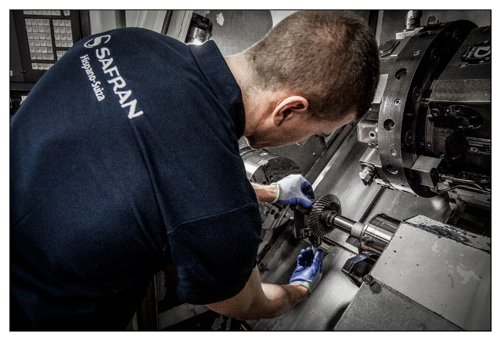 Pièce avec logo Safran - industrie aéronautique