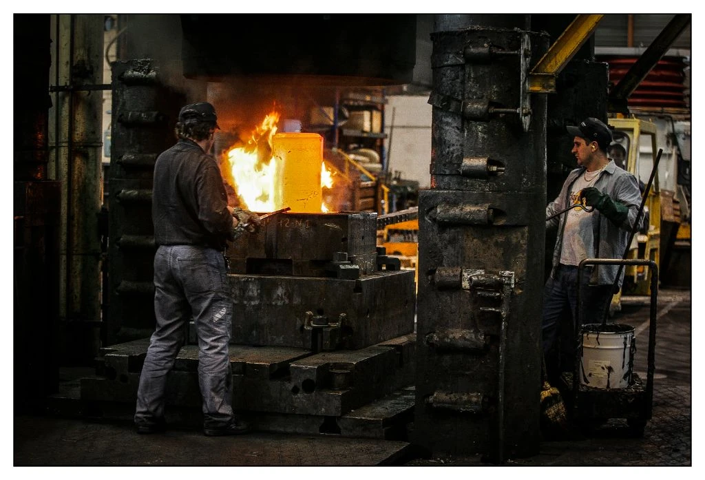 Atelier de forgeage - industrie aéronautique